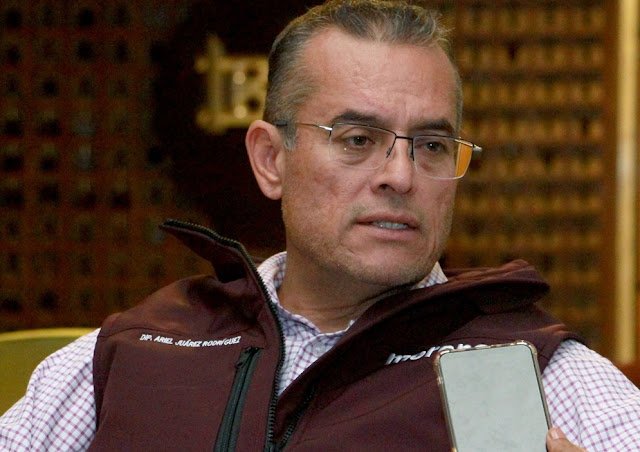 Ariel Juárez, la apestosa sombra de un cadáver político que Cuautitlán ya enterró.